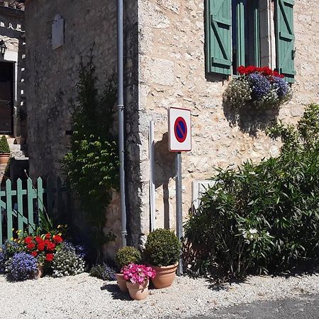 Les Charmes Du Lac Esclauzels Exterior photo